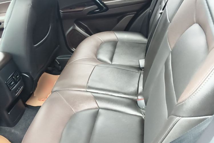 Used GAC Trumpchi GS4 2017 200T G-DCT Two-Wheel Drive Elite Edition Left Rear Seat