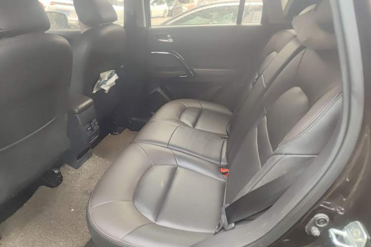Used GAC Trumpchi GS4 2017 235T G-DCT Two-Wheel Drive Elite Edition Left Rear Seat