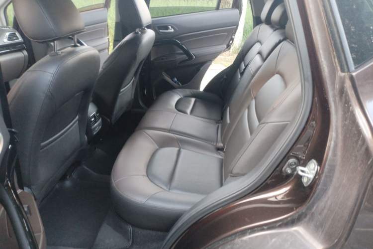 Used GAC Trumpchi GS4 2017 235T G-DCT Two-Wheel Drive Luxury Edition Left Rear Seat