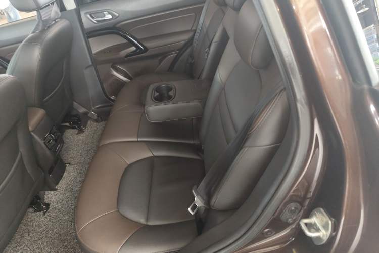 Used GAC Trumpchi GS4 2017 235T Manual Two-Wheel Drive Luxury Edition Left Rear Seat