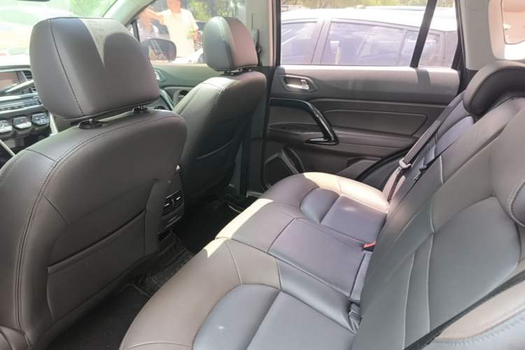 Used GAC Trumpchi GS4 2017 200T Manual Two-Wheel Drive Elite Edition Left Rear Seat