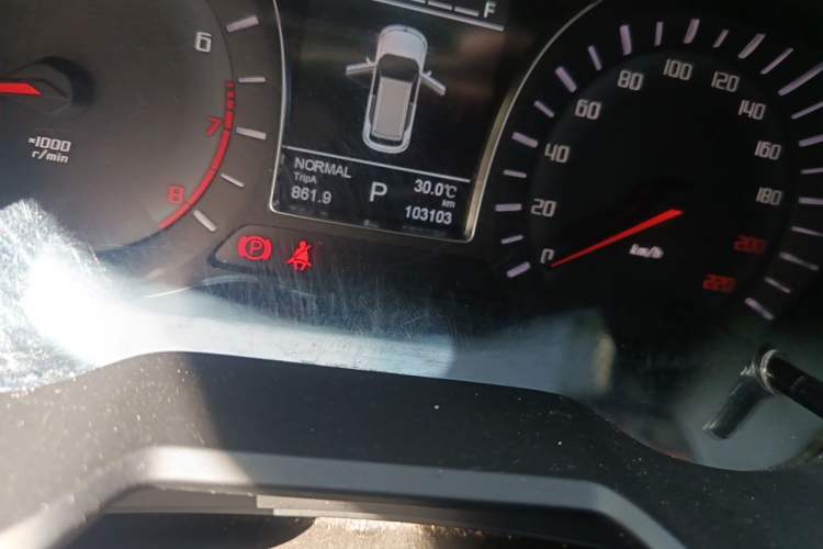 Used GAC Trumpchi GS4 2017 235T Automatic Two-Wheel Drive Luxury Smart Connectivity Version Odometer Close Up
