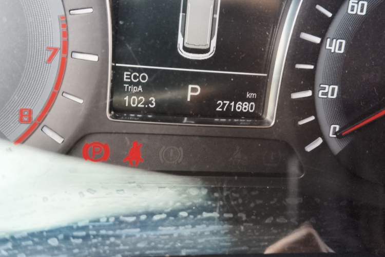 Used GAC Trumpchi GS4 2017 235T Automatic Two-Wheel Drive Elite Edition Odometer Close Up
