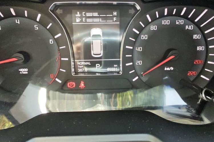Used GAC Trumpchi GS4 2017 235T Automatic Two-Wheel Drive Elite Edition Odometer Close Up