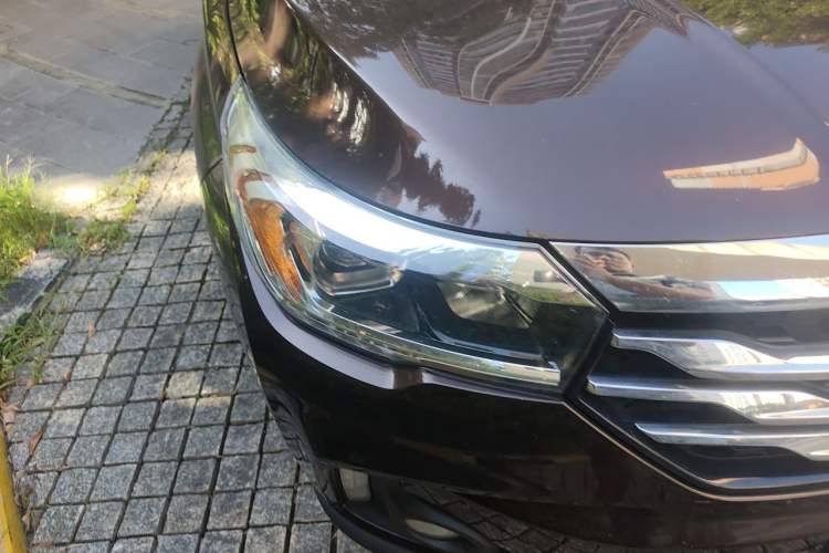 Used GAC Trumpchi GS4 2017 200T G-DCT Two-Wheel Drive Elite Edition Right Front Headlight