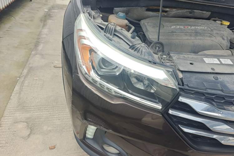 Used GAC Trumpchi GS4 2017 235T Automatic Two-Wheel Drive Luxury Smart Connectivity Version Right Front Headlight