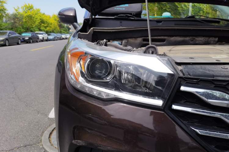 Used GAC Trumpchi GS4 2017 200T G-DCT Two-Wheel Drive Comfort Edition Right Front Headlight