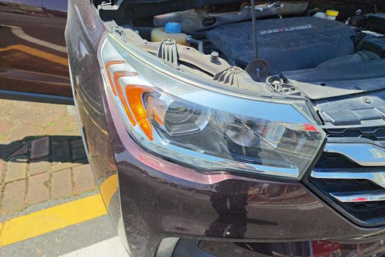 Used GAC Trumpchi GS4 2017 235T Automatic Two-Wheel Drive Elite Edition Right Front Headlight