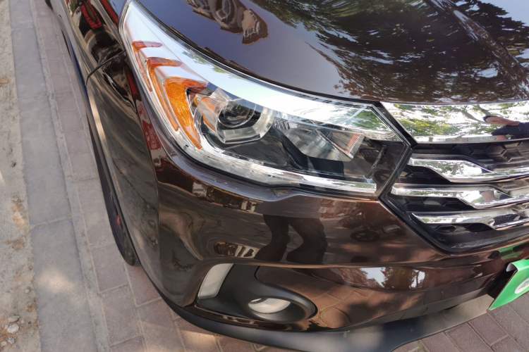 Used GAC Trumpchi GS4 2017 200T G-DCT Two-Wheel Drive Elite Edition Right Front Headlight