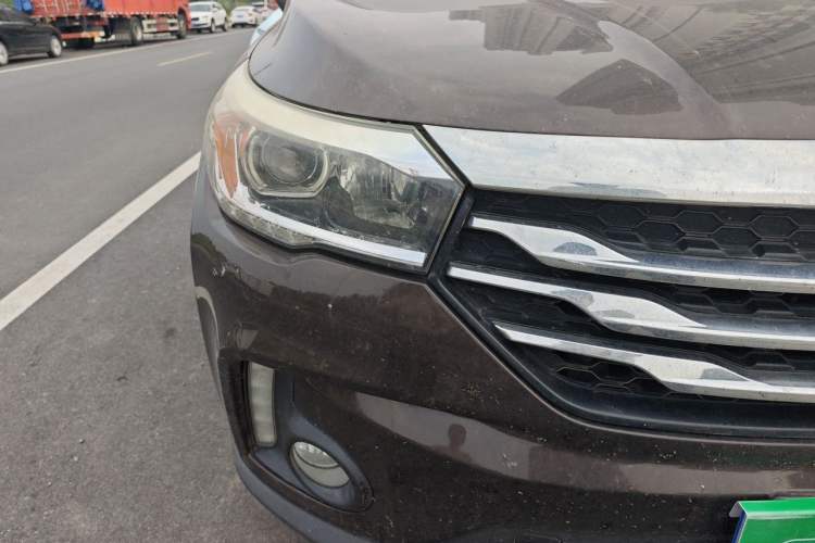 Used GAC Trumpchi GS4 2017 200T G-DCT Two-Wheel Drive Elite Edition Right Front Headlight