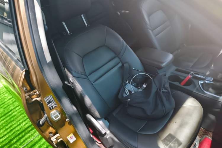Used GAC Trumpchi GS4 2017 235T Automatic Two-Wheel Drive Luxury Smart Connectivity Version Right Front Seat