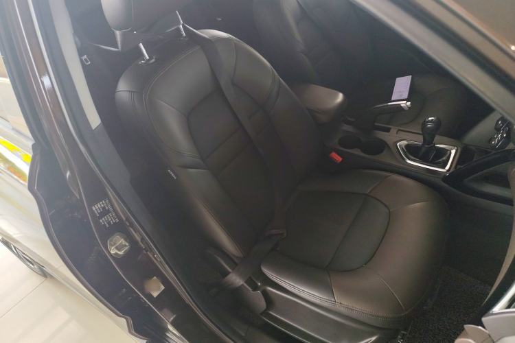 Used GAC Trumpchi GS4 2017 235T Manual Two-Wheel Drive Luxury Edition Right Front Seat