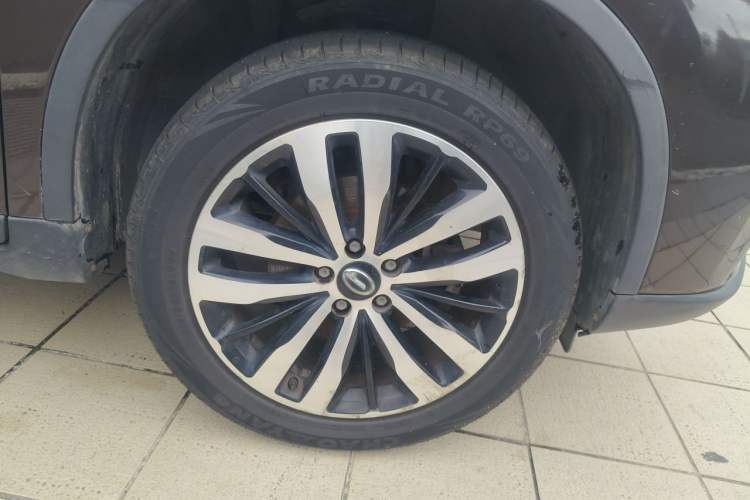 Used GAC Trumpchi GS4 2017 235T Automatic Two-Wheel Drive Luxury Smart Connectivity Version Right Front Wheel Hub