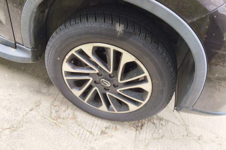 Used GAC Trumpchi GS4 2017 200T Manual Two-Wheel Drive Elite Edition Right Front Wheel Hub