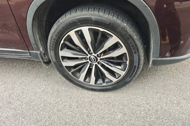 Used GAC Trumpchi GS4 2017 235T Automatic Two-Wheel Drive Luxury Smart Connectivity Version Right Front Wheel Hub
