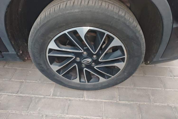 Used GAC Trumpchi GS4 2017 200T Manual Two-Wheel Drive Luxury Edition Right Front Wheel Hub