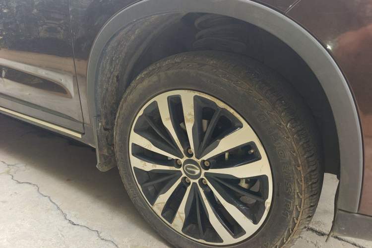 Used GAC Trumpchi GS4 2017 235T Automatic Two-Wheel Drive Luxury Smart Connectivity Version Right Front Wheel Hub