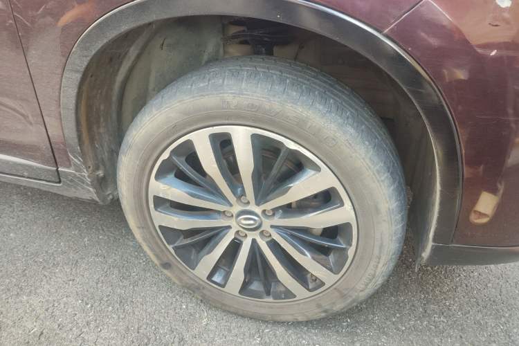 Used GAC Trumpchi GS4 2017 235T Automatic Two-Wheel Drive Luxury Smart Connectivity Version Right Front Wheel Hub