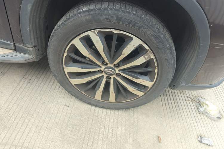 Used GAC Trumpchi GS4 2017 235T Automatic Two-Wheel Drive Luxury Smart Connectivity Version Right Front Wheel Hub