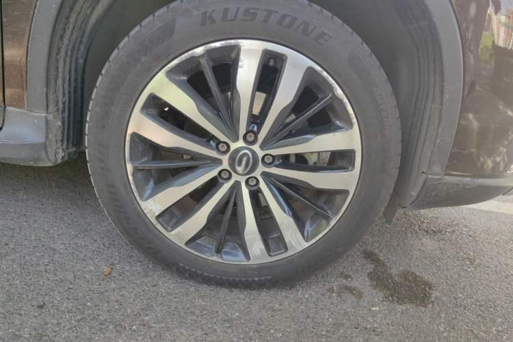 Used GAC Trumpchi GS4 2017 235T Automatic Two-Wheel Drive Luxury Smart Connectivity Version Right Front Wheel Hub