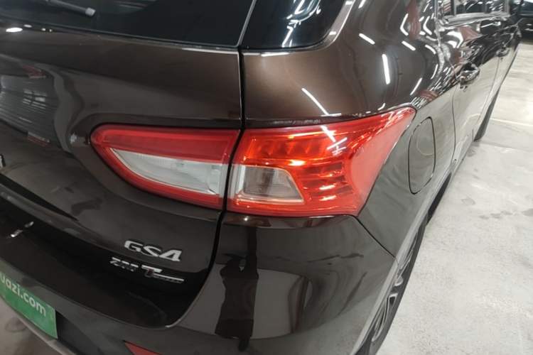 Used GAC Trumpchi GS4 2017 200T G-DCT Two-Wheel Drive Elite Edition Right Rear Taillight