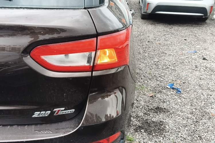 Used GAC Trumpchi GS4 2017 200T G-DCT Two-Wheel Drive Elite Edition Right Rear Taillight