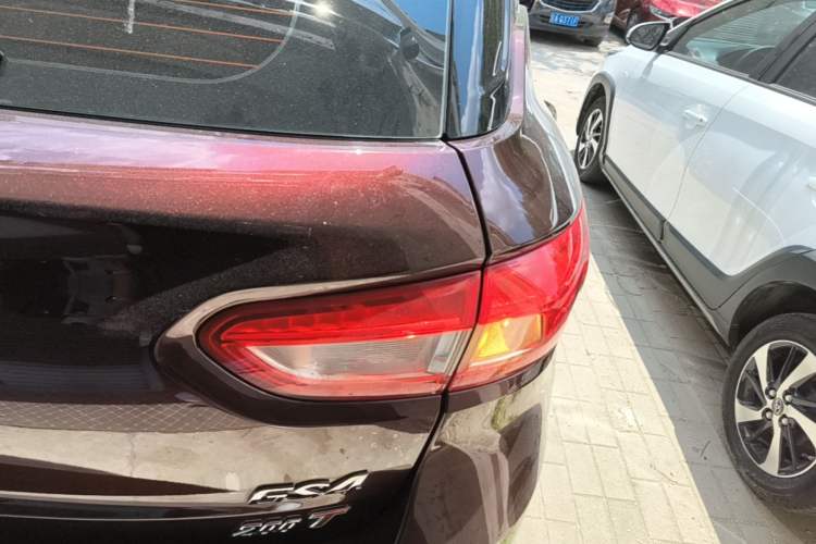 Used GAC Trumpchi GS4 2017 200T Manual Two-Wheel Drive Elite Edition Right Rear Taillight