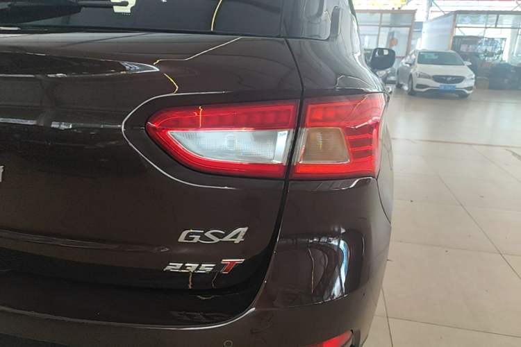 Used GAC Trumpchi GS4 2017 235T Automatic Two-Wheel Drive Luxury Smart Connectivity Version Right Rear Taillight