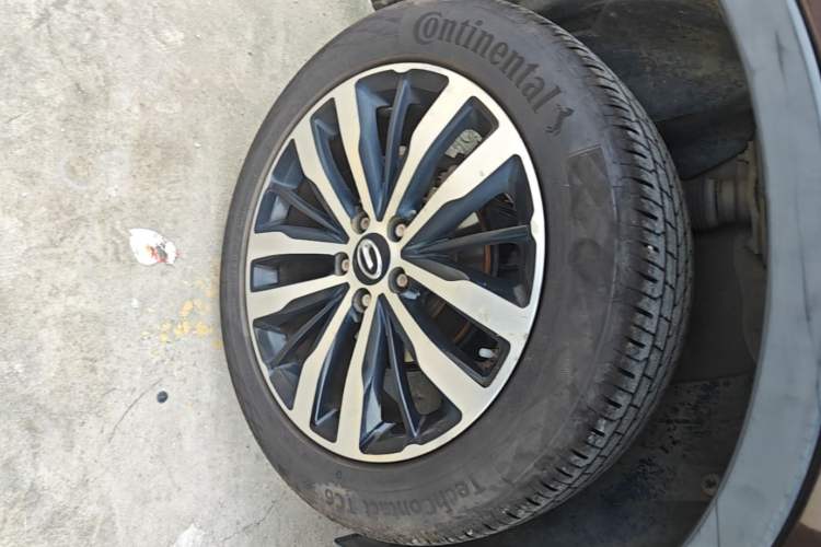 Used GAC Trumpchi GS4 2017 235T Automatic Two-Wheel Drive Luxury Smart Connectivity Version Right Rear Wheel Hub