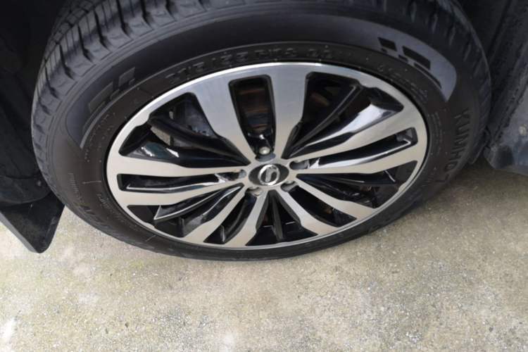 Used GAC Trumpchi GS4 2017 235T Automatic Two-Wheel Drive Luxury Smart Connectivity Version Right Rear Wheel Hub