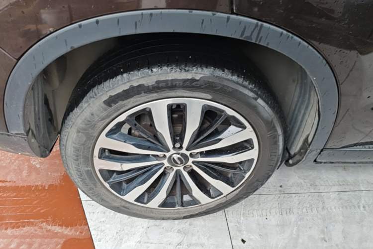 Used GAC Trumpchi GS4 2017 235T Automatic Two-Wheel Drive Luxury Smart Connectivity Version Right Rear Wheel Hub