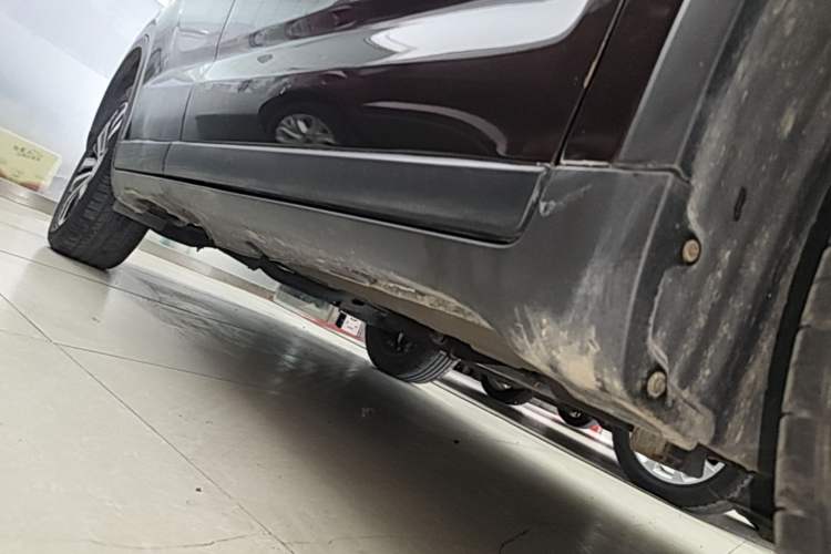 Used GAC Trumpchi GS4 2017 235T Automatic Two-Wheel Drive Luxury Smart Connectivity Version Right Side Sill