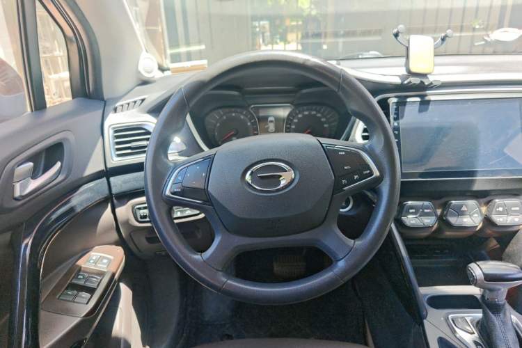 Used GAC Trumpchi GS4 2017 235T G-DCT Two-Wheel Drive Elite Edition Steering Wheel