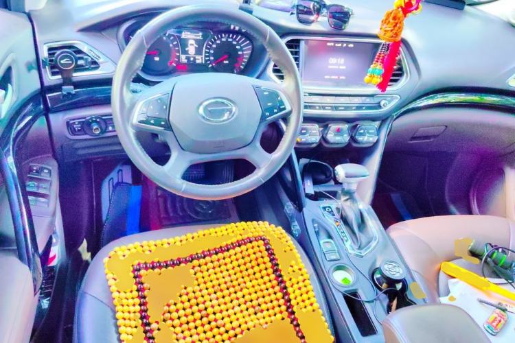 Used GAC Trumpchi GS4 2017 235T Automatic Two-Wheel Drive Luxury Smart Connectivity Version Steering Wheel