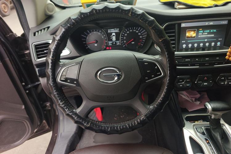 Used GAC Trumpchi GS4 2017 235T Automatic Two-Wheel Drive Luxury Smart Connectivity Version Steering Wheel