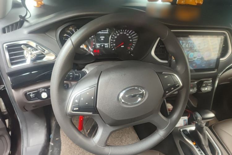 Used GAC Trumpchi GS4 2017 235T G-DCT Two-Wheel Drive Elite Edition Steering Wheel