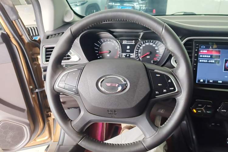 Used GAC Trumpchi GS4 2017 235T Automatic Two-Wheel Drive Luxury Smart Connectivity Version Steering Wheel