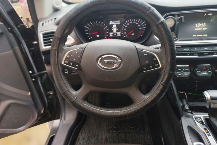 Used GAC Trumpchi GS4 2017 235T Automatic Two-Wheel Drive Luxury Smart Connectivity Version Steering Wheel