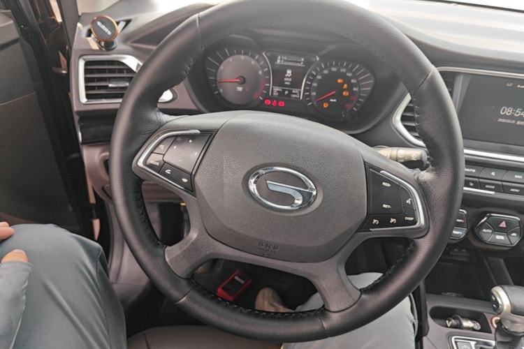 Used GAC Trumpchi GS4 2017 235T Automatic Two-Wheel Drive Luxury Smart Connectivity Version Steering Wheel