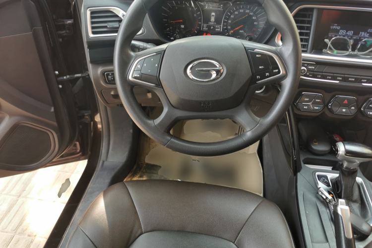 Used GAC Trumpchi GS4 2017 200T G-DCT Two-Wheel Drive Elite Edition Steering Wheel