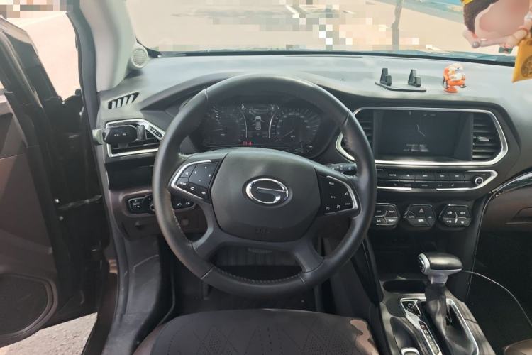 Used GAC Trumpchi GS4 2017 235T Automatic Two-Wheel Drive Luxury Smart Connectivity Version Steering Wheel