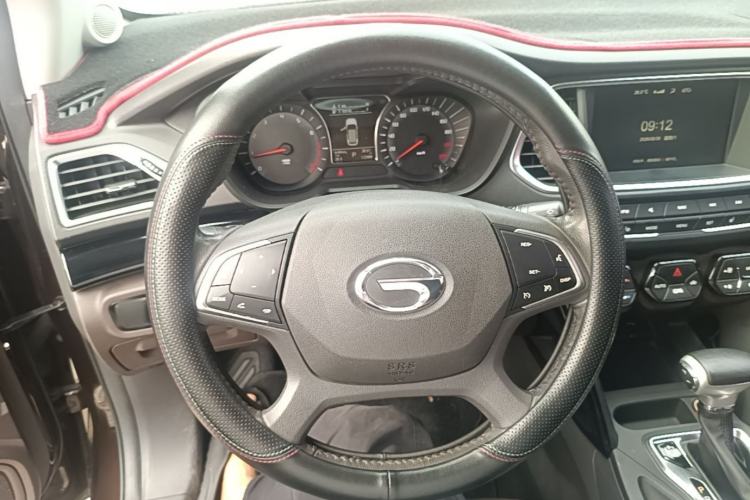 Used GAC Trumpchi GS4 2017 235T Automatic Two-Wheel Drive Luxury Smart Connectivity Version Steering Wheel