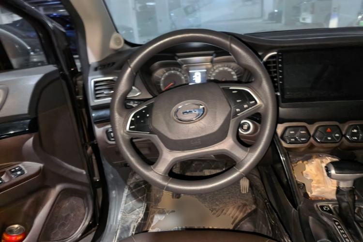 Used GAC Trumpchi GS4 2017 235T Automatic Two-Wheel Drive Luxury Smart Connectivity Version Steering Wheel