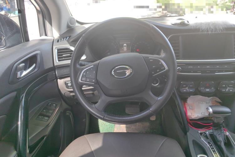 Used GAC Trumpchi GS4 2017 235T Automatic Two-Wheel Drive Luxury Smart Connectivity Version Steering Wheel