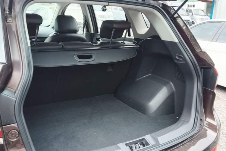 Used GAC Trumpchi GS4 2017 200T G-DCT Two-Wheel Drive Elite Edition Trunk