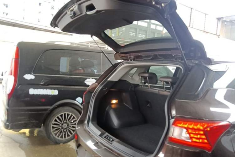 Used GAC Trumpchi GS4 2017 235T Automatic Two-Wheel Drive Elite Edition Trunk