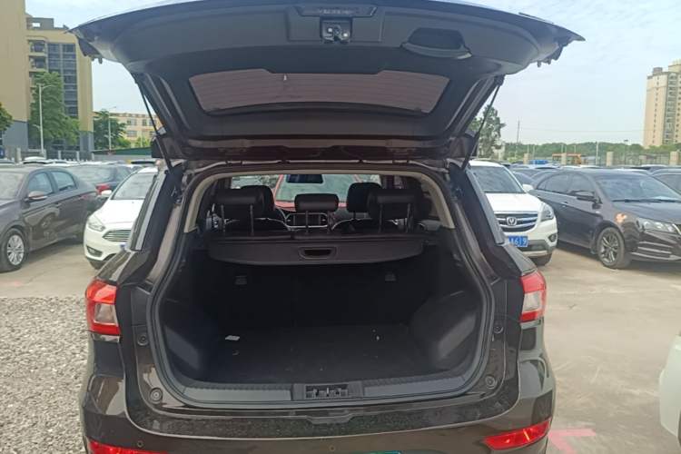 Used GAC Trumpchi GS4 2017 235T Automatic Two-Wheel Drive Luxury Smart Connectivity Version Trunk