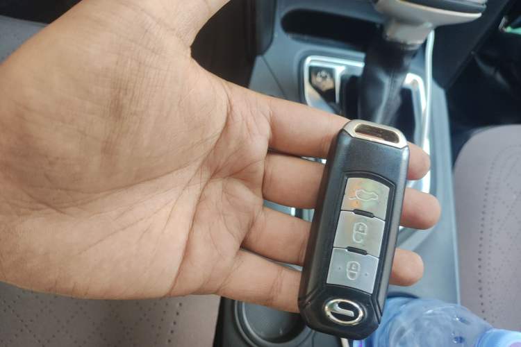 Used GAC Trumpchi GS4 2017 235T Automatic Two-Wheel Drive Luxury Smart Connectivity Version Vehicle Key