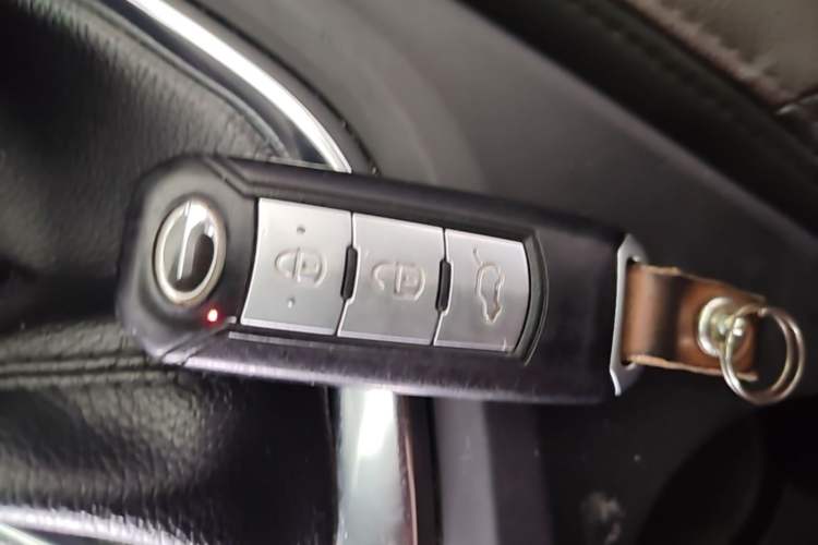 Used GAC Trumpchi GS4 2017 235T Automatic Two-Wheel Drive Luxury Smart Connectivity Version Vehicle Key