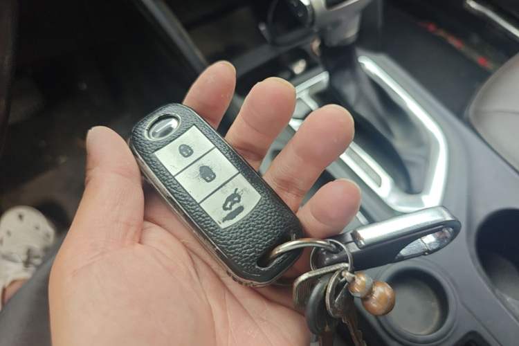 Used GAC Trumpchi GS4 2017 235T Automatic Two-Wheel Drive Luxury Smart Connectivity Version Vehicle Key
